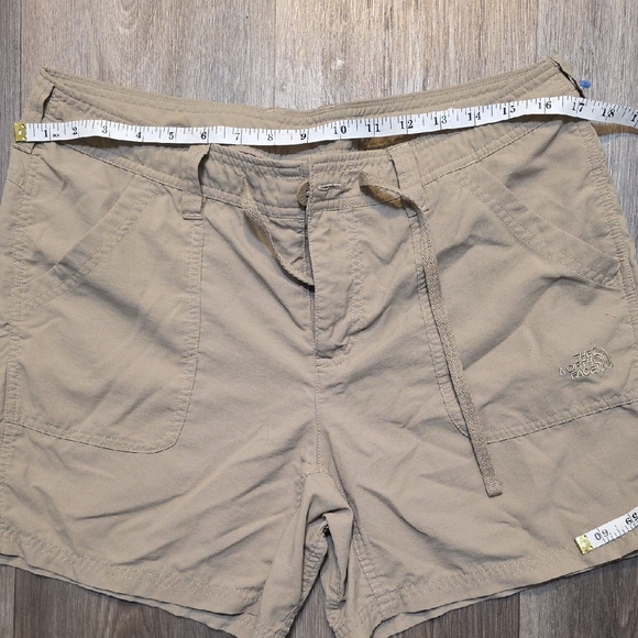NWOT The North Face Khaki Casual Shorts - Picture 3 of 8